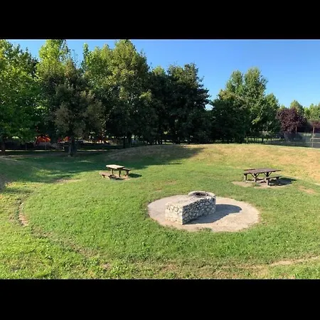 Konukevi Park Vendeghaz *
